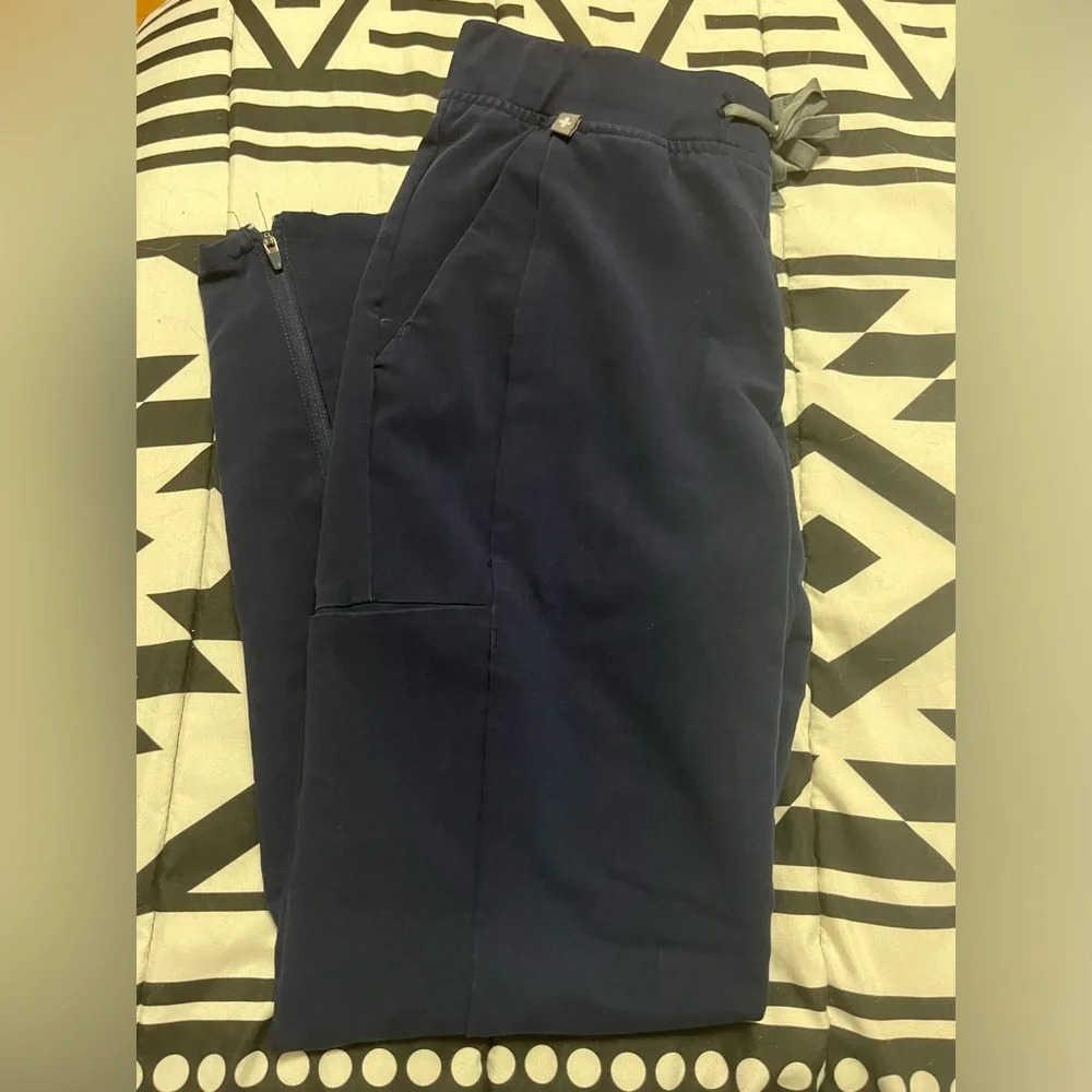 S Figs straight leg pants in navy blue - Picture 1 of 4